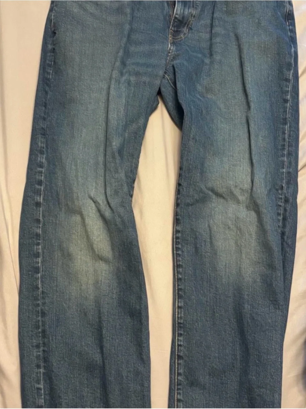 Straight-Leg Men’s Jeans in Medium Blue Wash